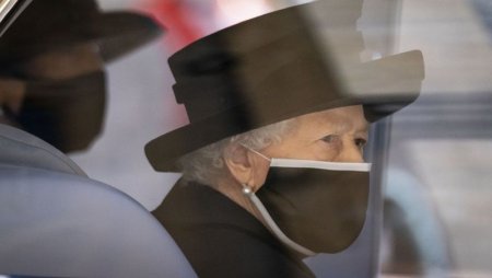 Елизавета II отмечает 95-летие: в трауре и только с самыми близкими