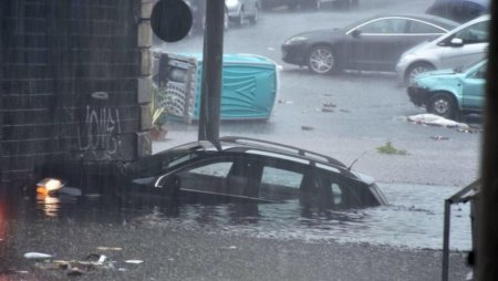 На Сицилии редкий циклон затопил города и унес жизни минимум двух человек