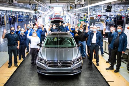 Volkswagen выпустил последний седан Passat