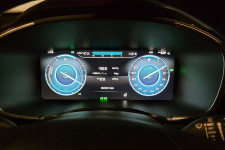 У новых Hyundai Santa Fe обнаружили забавный, но опасный «глюк» виртуальной приборной панели