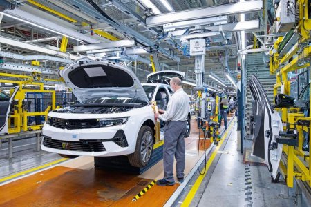 Запущено производство новой Opel Astra, которая появится в России