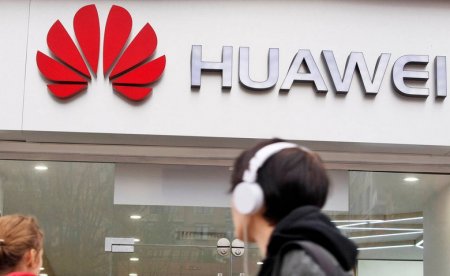Huawei изобрела безрамочный смартфон