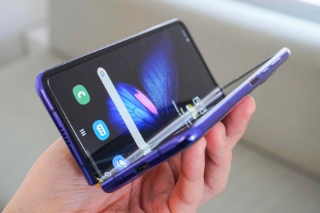 Samsung установит в складные смартфоны «опасные» аккумуляторы