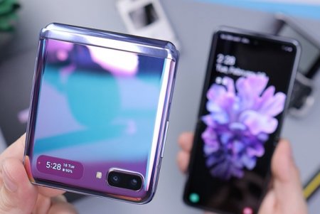 Samsung представила сгибаемый в обе стороны смартфон