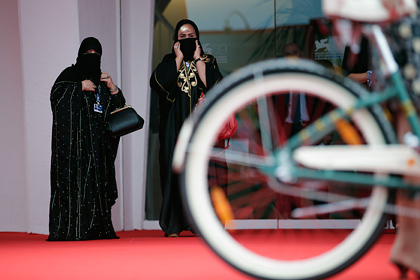 Саудовским женщинам разрешили кататься на велосипедах