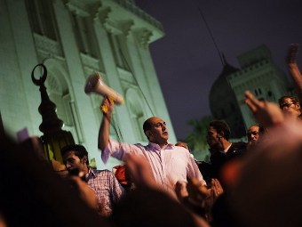 Протестующие заставили Мурси покинуть президентский дворец