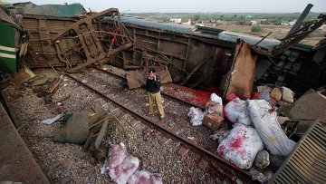 В Пакистане столкнулись поезда – более 100 раненых, 2 погибли