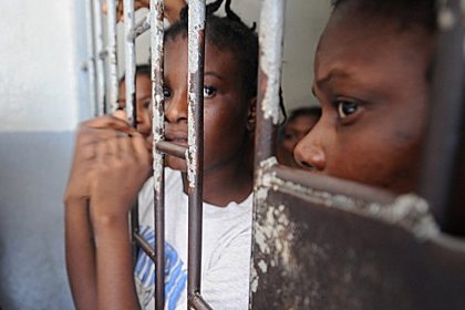США подарят властям Гаити две тюрьмы