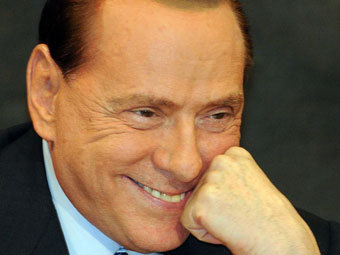 Немецкая актриса объявила Берлускони отцом своего будущего ребенка