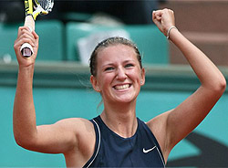 Виктория Азаренко вышла в четвертьфинал теннисного турнира в Сиднее
