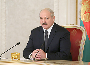 Лукашенко ждет от  белорусских СМИ диалога по актуальным для общества темам