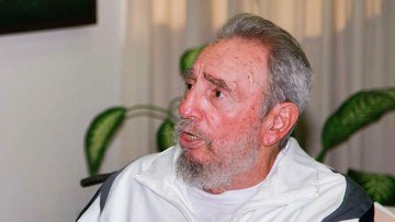 Фидель Кастро впервые с 2006 года появился на публике