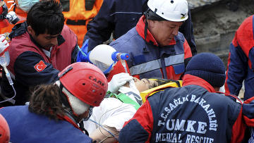 Число жертв землетрясения в Турции возросло до 17