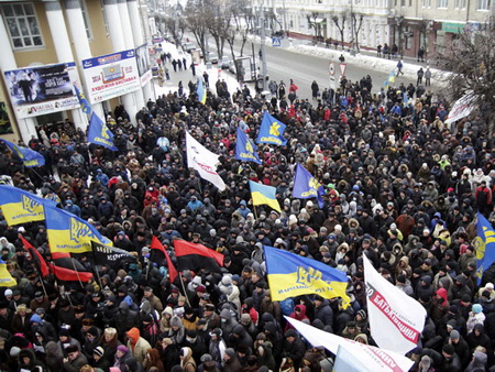 В регионах Украины занимают администрации: Винница, Чернигов, Полтава (Фото,видео, онлайн)