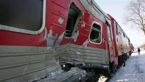 Дальнобойщик из Беларуси погиб при столкновении с поездом в Литве (обновлено)