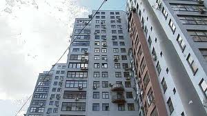 Во Владивостоке мужчина выжил после падения с двадцатого этажа