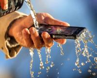 Sony анонсировала устойчивый к воде смартфон Xperia Z с огромным экраном (Видео)