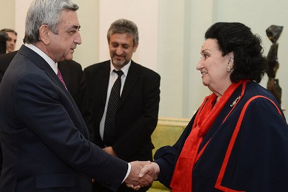 Армения наградила Монсеррат Кабалье орденом Чести