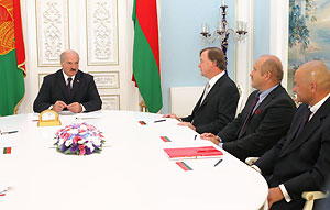 Лукашенко приглашает инвесторов к разработке новых месторождений в Беларуси