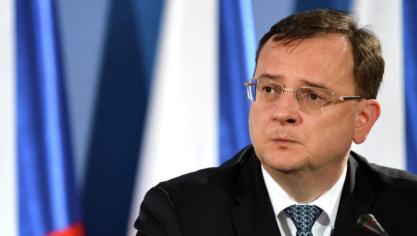Премьер Чехии на фоне громкого скандала официально подал в отставку