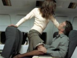 Пилот самолета во время полета занялся сексом с пассажиркой