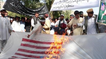 Афганские студенты перекрыли трассу, протестуя против фильма о пророке