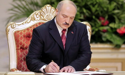 Лукашенко назначил нового главу минпрома и председателя Белнефтехима