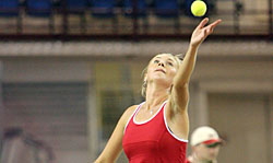 Говорцова вышла во второй раунд парного разряда теннисного турнира в США