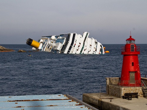 «Черный ящик» Costa Concordia удивил экспертов - сломался еще до крушения