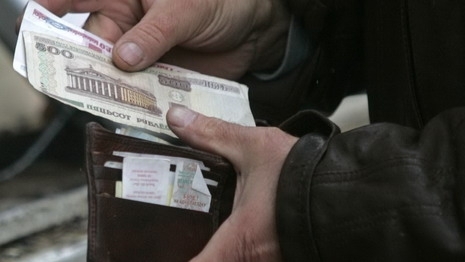 Лукашенко обещает поднять зарплаты и пенсии