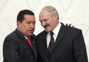 Путин передал Лукашенко подарок через Чавеса
