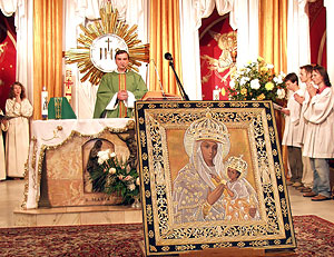 В Будславе проходит празднование 400-летия обретения иконы Божьей Матери