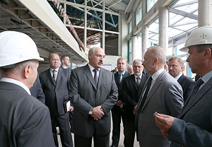 Лукашенко обещает «привести в чувство» строительную отрасль, в том числе карательными мерами (Видео)