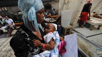 Число жертв эпидемии холеры на Гаити превысило 2,4 тыс человек