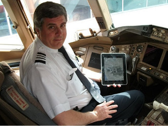 Пилотам American Airlines разрешили летать по iPad