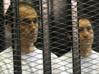 Сыновья Мубарака снова предстали перед судом