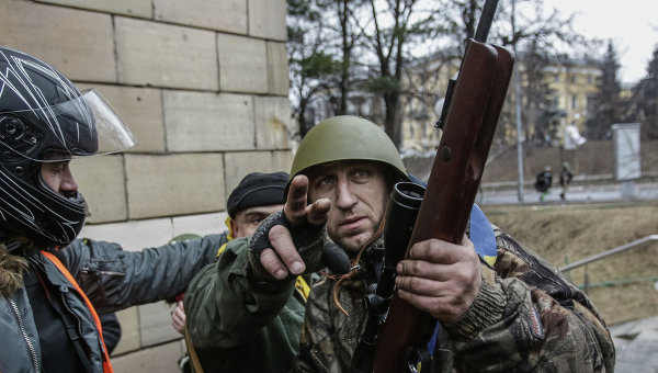 Украинским правоохранителям выдано боевое оружие - глава МВД (Видео+фото)