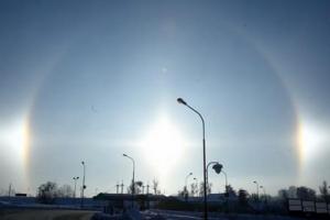 Жители Гродно могли увидеть зимнюю радугу - гало