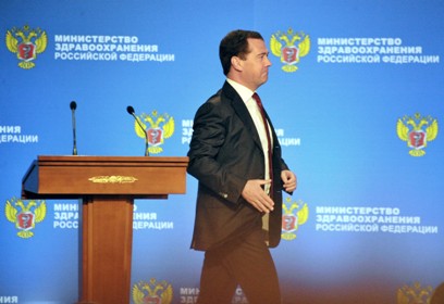 Медведев прокомментировал возможную отставку правительства