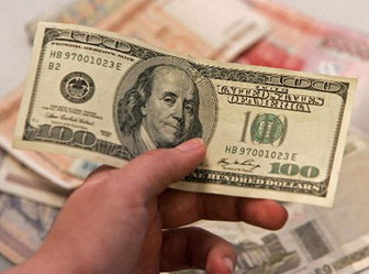 Банки разрешили погашать валютные кредиты рублями