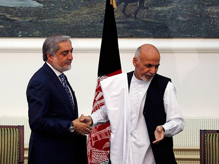 «Победители» президентских выборов в Афганистане согласились разделить власть