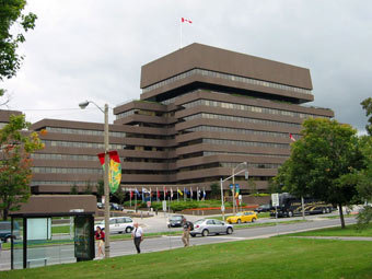 Дипскандал: Канада высылает пять сотрудников посольства Ливии