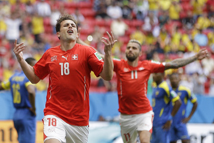 Швейцария на последней минуте вырвала победу у Эквадора