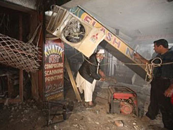 Мощная бомба взорвана в Пакистане: десятки погибших и раненых