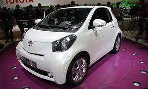 Toyota представила самый экономичный миникар iQ