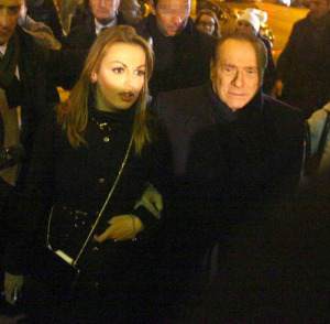 Сильвио Берлускони объявил о помолвке с 27-летней девушкой