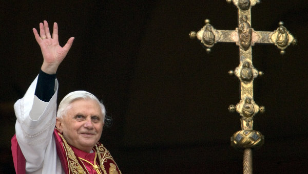 Папа Римский зажег в Ватикане «свечу мира» в преддверии Рождества