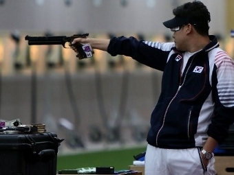 Южнокореец выиграл золото в соревнованиях по стрельбе