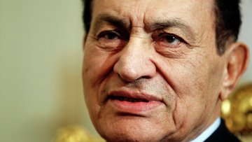 Хосни Мубарак и его сыновья получили повестки в суд