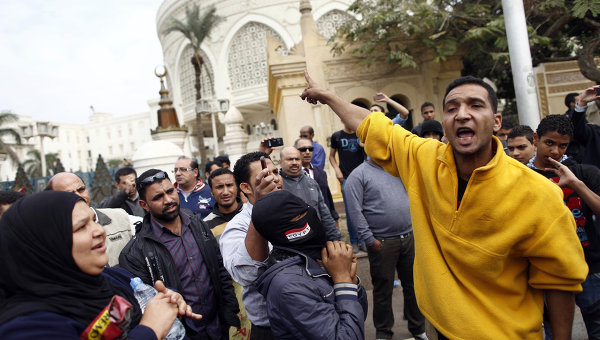 Обстановка у президентского дворца в Каире накаляется